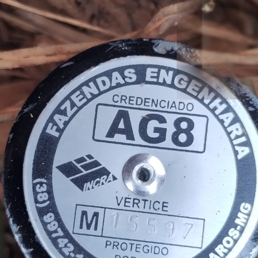 Marco de vértice de georreferenciamento da Fazendas Engenharia, credenciado pelo INCRA, instalado em campo